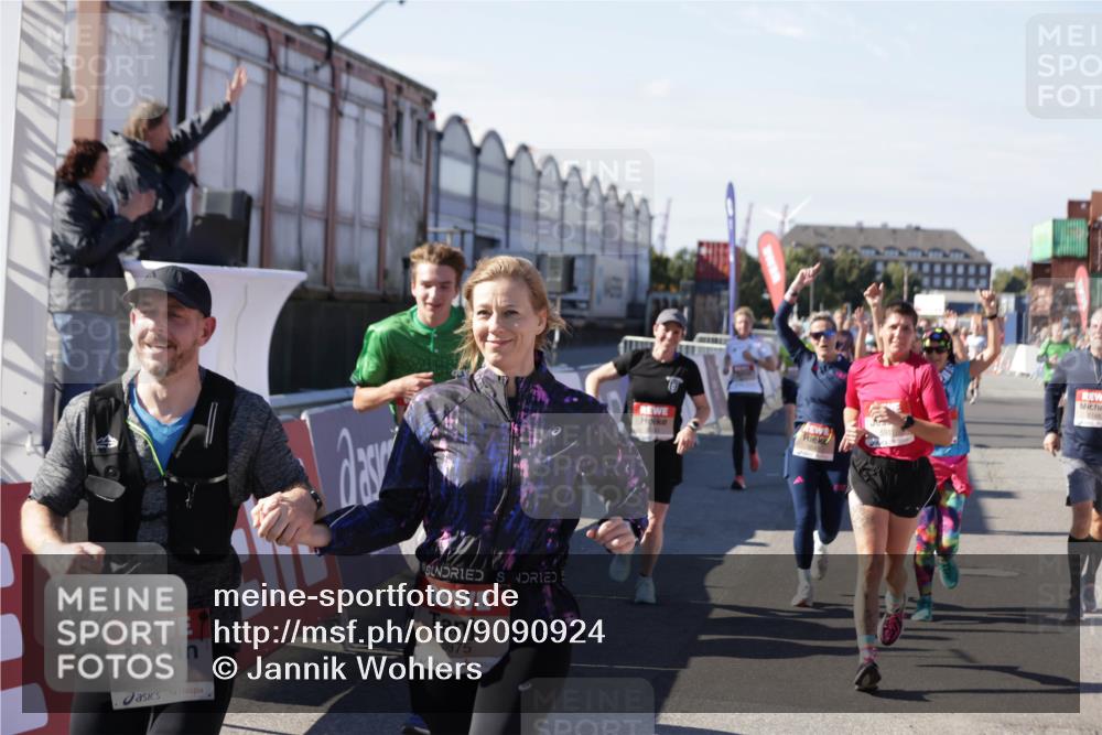 03.10.2025 - Köhlbrandbrückenlauf Jannik Wohlers http://msf.ph/oto/9090924 03.10.2025 13:19:42 Ziel 4981, 5047, 5148, 5647, 5648, 5650, 5838, 5931, 5975, 6382, 6383, 6509, 6600, 6660, 6730 meine-sportfotos.de
