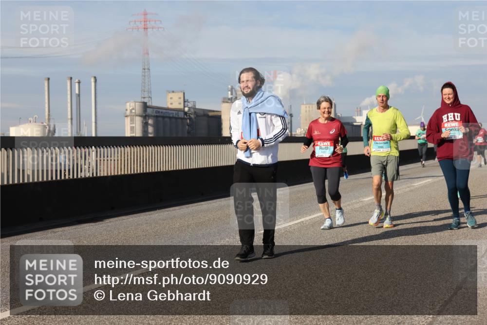 03.10.2025 - Köhlbrandbrückenlauf Lena Gebhardt http://msf.ph/oto/9090929 03.10.2025 10:07:47 Position 2 1097, 1096, 098 meine-sportfotos.de