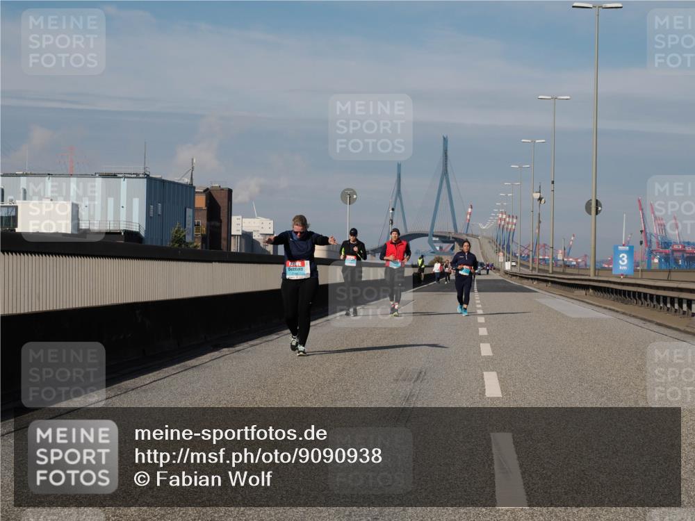 03.10.2025 - Köhlbrandbrückenlauf Fabian Wolf http://msf.ph/oto/9090938 03.10.2025 10:26:50 Position 3 3 meine-sportfotos.de