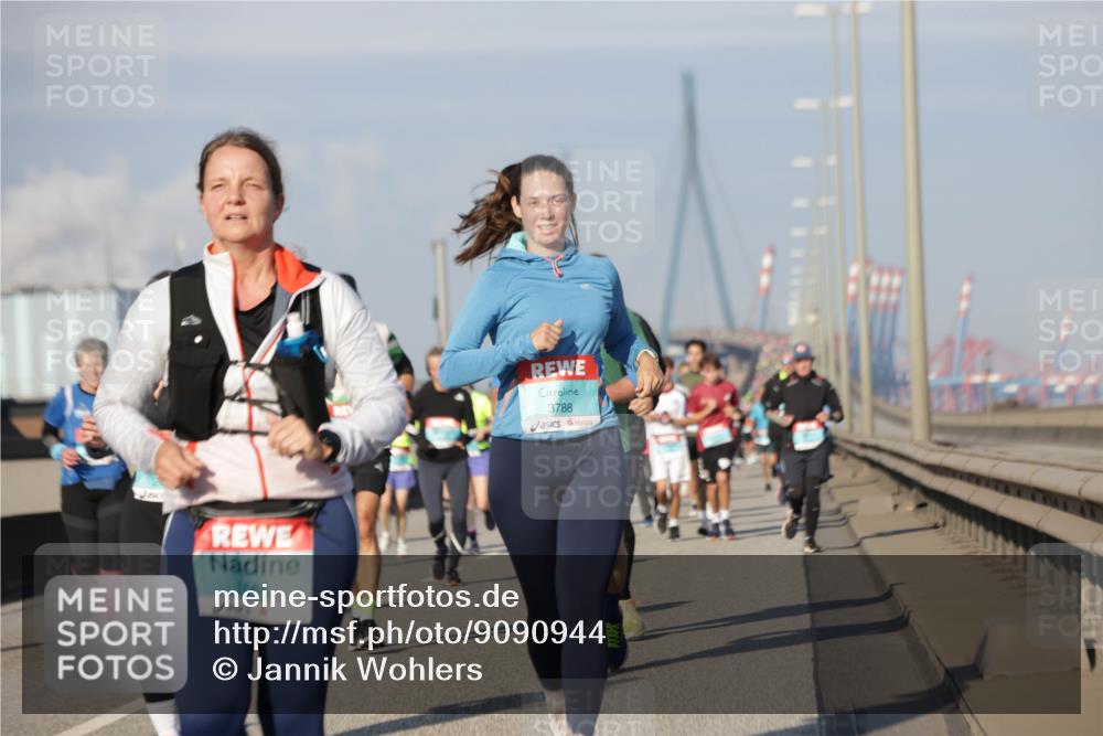 03.10.2025 - Köhlbrandbrückenlauf Jannik Wohlers http://msf.ph/oto/9090944 03.10.2025 09:59:14 Position 3 1565, 3788 meine-sportfotos.de