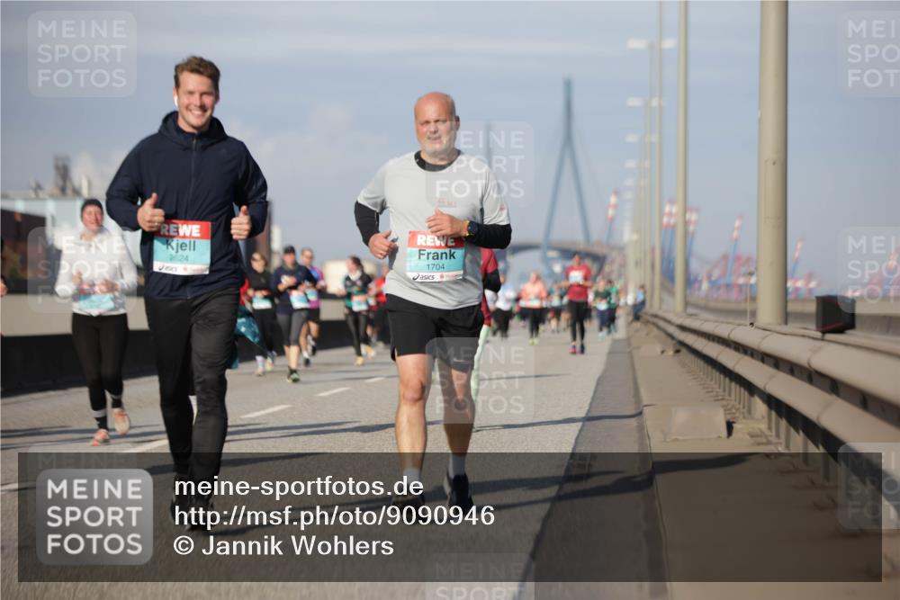 03.10.2025 - Köhlbrandbrückenlauf Jannik Wohlers http://msf.ph/oto/9090946 03.10.2025 10:10:41 Position 3 2624, 1704 meine-sportfotos.de