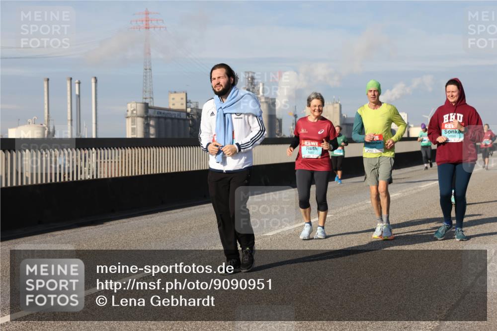 03.10.2025 - Köhlbrandbrückenlauf Lena Gebhardt http://msf.ph/oto/9090951 03.10.2025 10:07:48 Position 2 1097, 1098 meine-sportfotos.de