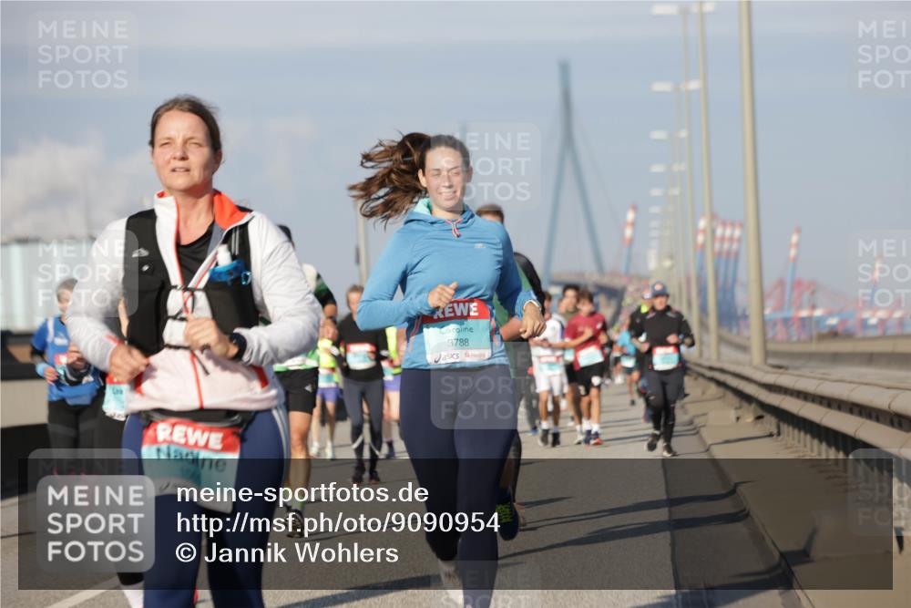 03.10.2025 - Köhlbrandbrückenlauf Jannik Wohlers http://msf.ph/oto/9090954 03.10.2025 09:59:14 Position 3 3788 meine-sportfotos.de