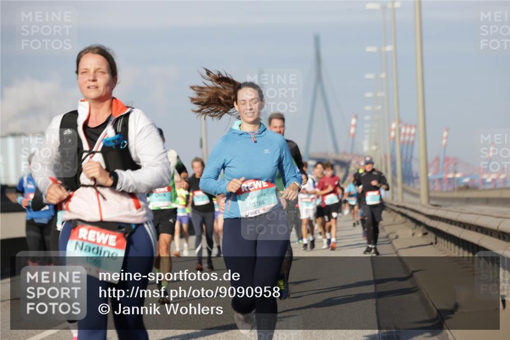 03.10.2025 - Köhlbrandbrückenlauf Jannik Wohlers http://msf.ph/oto/9090958 03.10.2025 09:59:14 Position 3 1565, 3788 meine-sportfotos.de