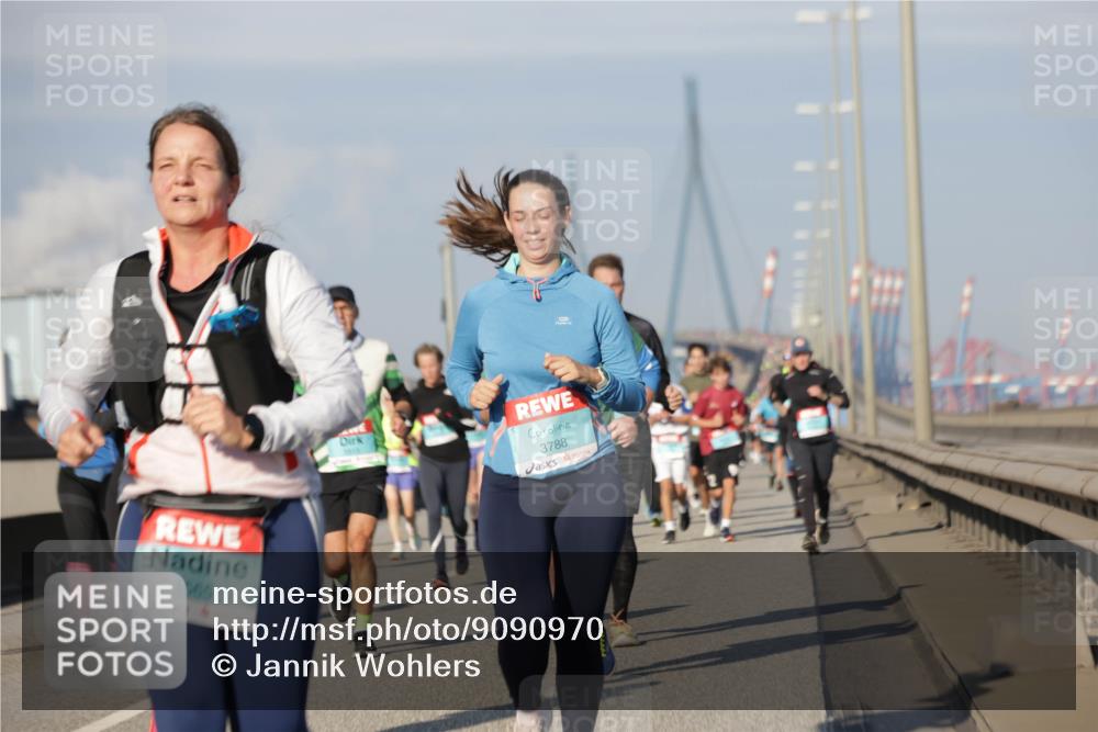 03.10.2025 - Köhlbrandbrückenlauf Jannik Wohlers http://msf.ph/oto/9090970 03.10.2025 09:59:14 Position 3 1565, 3788 meine-sportfotos.de