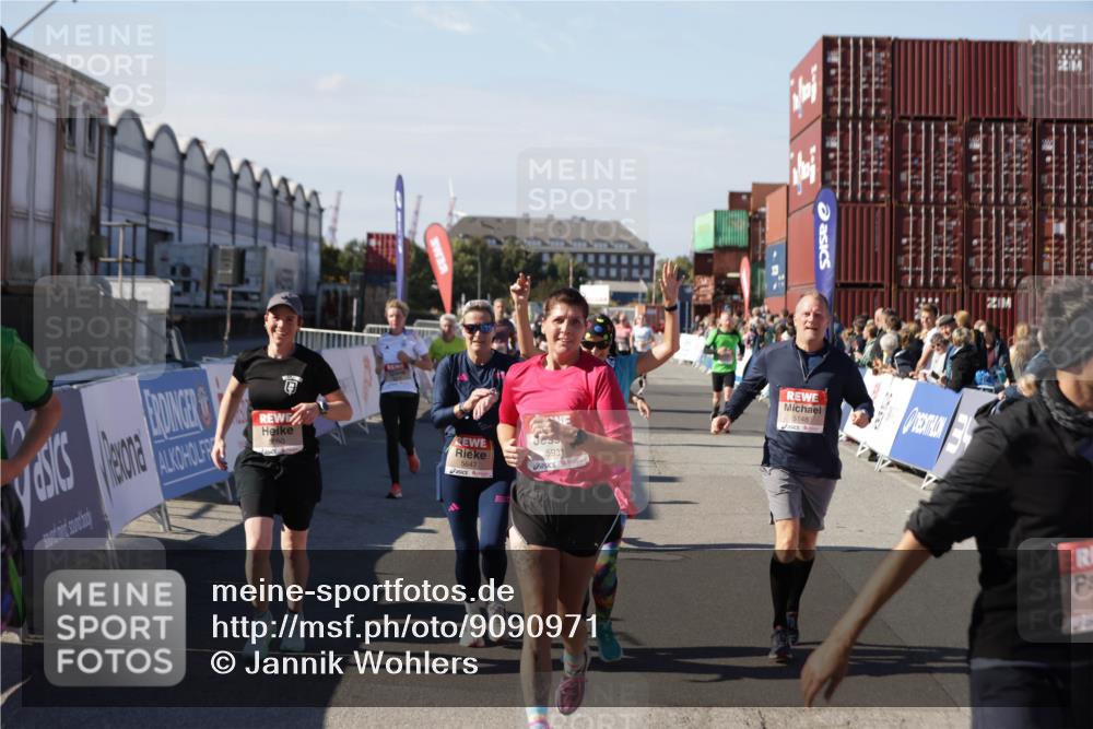 03.10.2025 - Köhlbrandbrückenlauf Jannik Wohlers http://msf.ph/oto/9090971 03.10.2025 13:19:42 Ziel 4981, 5047, 5148, 5647, 5648, 5650, 5838, 5931, 5975, 6382, 6383, 6509, 6600, 6660, 6730 meine-sportfotos.de