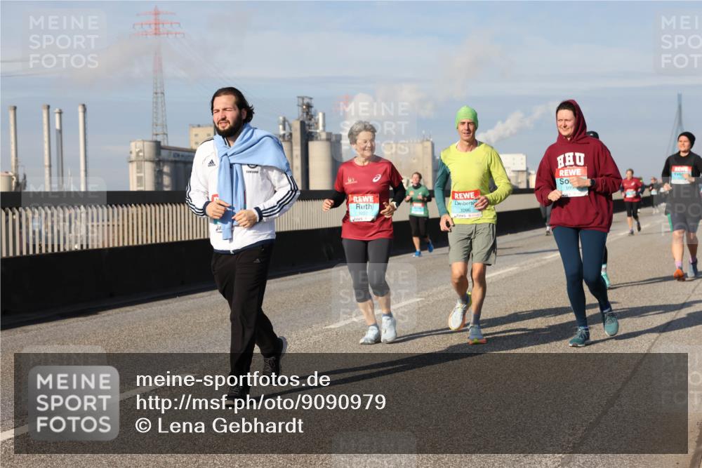 03.10.2025 - Köhlbrandbrückenlauf Lena Gebhardt http://msf.ph/oto/9090979 03.10.2025 10:07:48 Position 2 1096, 1097, 1098 meine-sportfotos.de