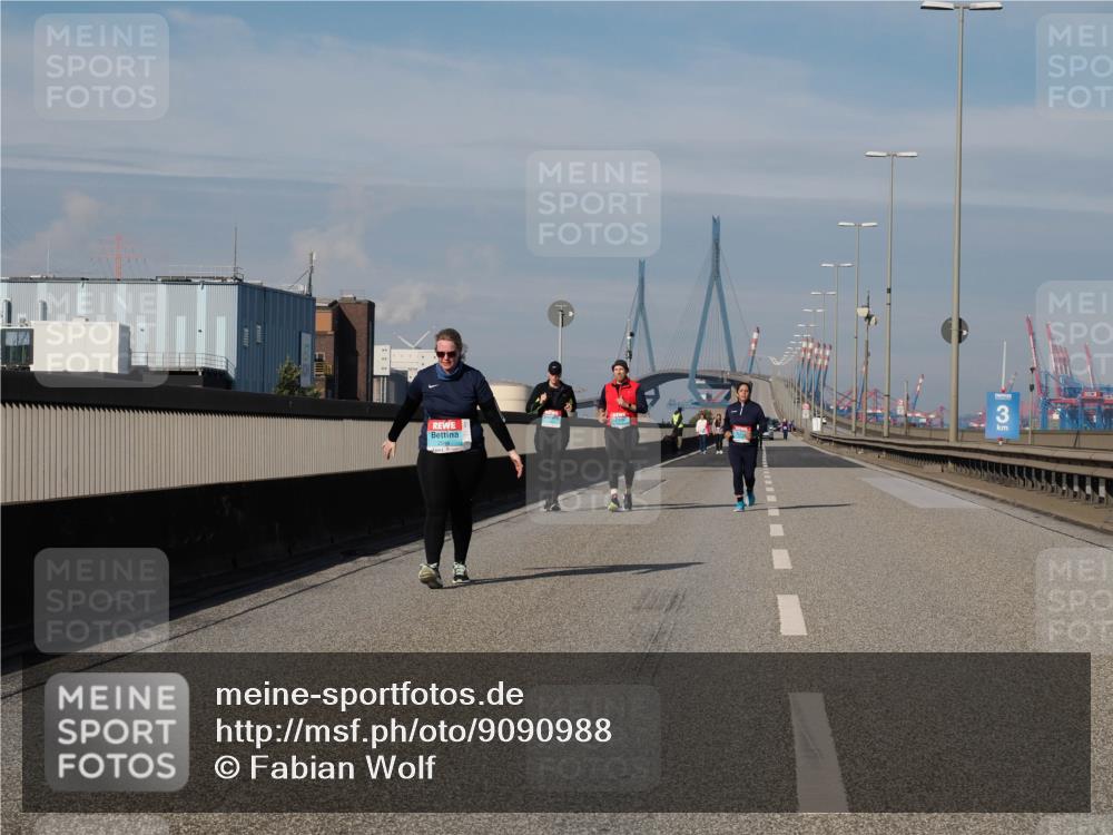 03.10.2025 - Köhlbrandbrückenlauf Fabian Wolf http://msf.ph/oto/9090988 03.10.2025 10:26:51 Position 3 3 meine-sportfotos.de