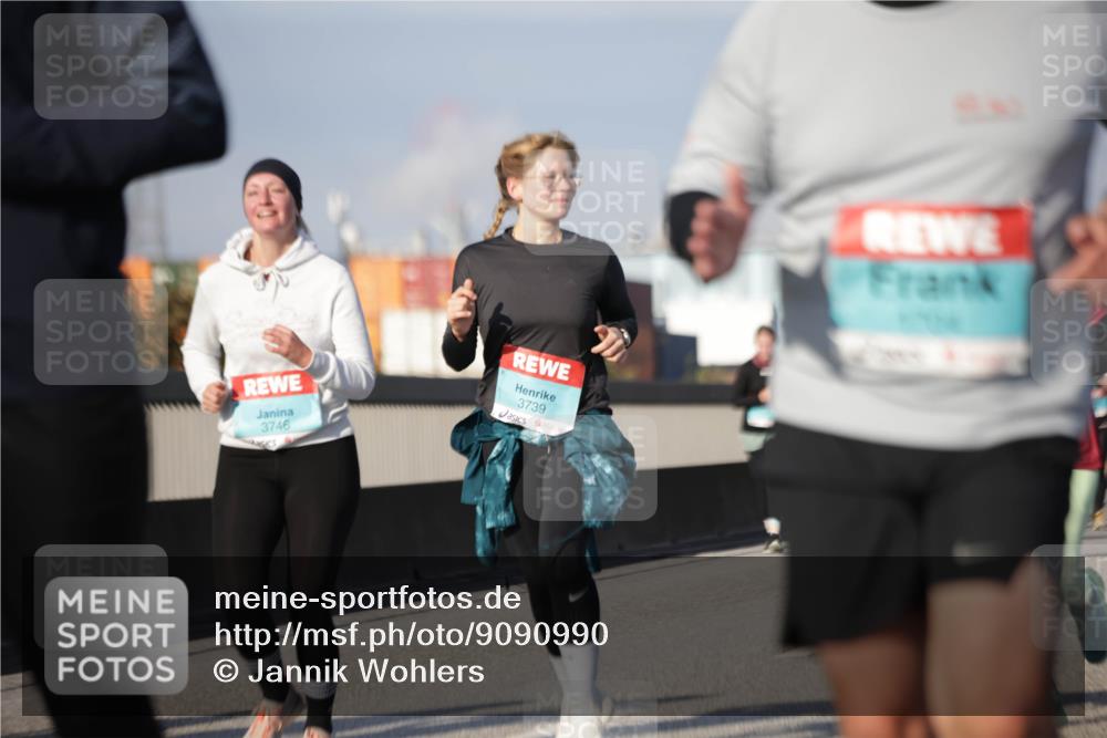 03.10.2025 - Köhlbrandbrückenlauf Jannik Wohlers http://msf.ph/oto/9090990 03.10.2025 10:10:44 Position 3 3746, 3739 meine-sportfotos.de