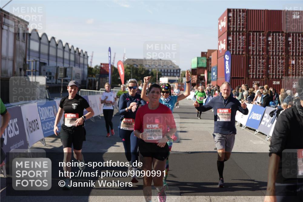 03.10.2025 - Köhlbrandbrückenlauf Jannik Wohlers http://msf.ph/oto/9090991 03.10.2025 13:19:43 Ziel 4981, 5047, 5148, 5647, 5648, 5650, 5838, 5931, 5975, 6382, 6383, 6509, 6600, 6660, 6730 meine-sportfotos.de