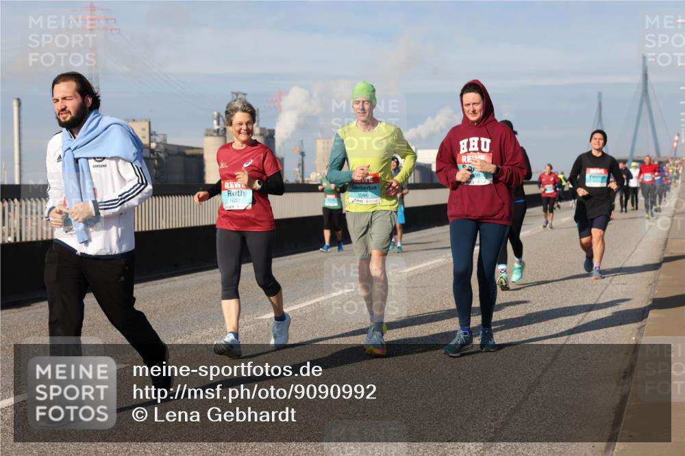03.10.2025 - Köhlbrandbrückenlauf Lena Gebhardt http://msf.ph/oto/9090992 03.10.2025 10:07:48 Position 2 1097, 1096, 098 meine-sportfotos.de