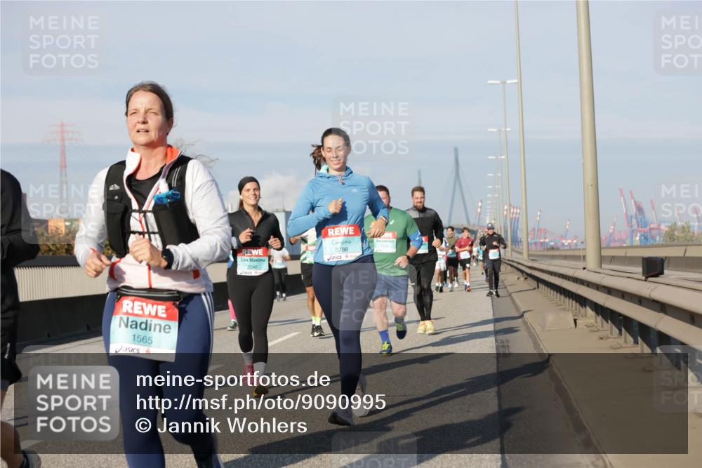 03.10.2025 - Köhlbrandbrückenlauf Jannik Wohlers http://msf.ph/oto/9090995 03.10.2025 09:59:15 Position 3 1565, 2046, 3788 meine-sportfotos.de