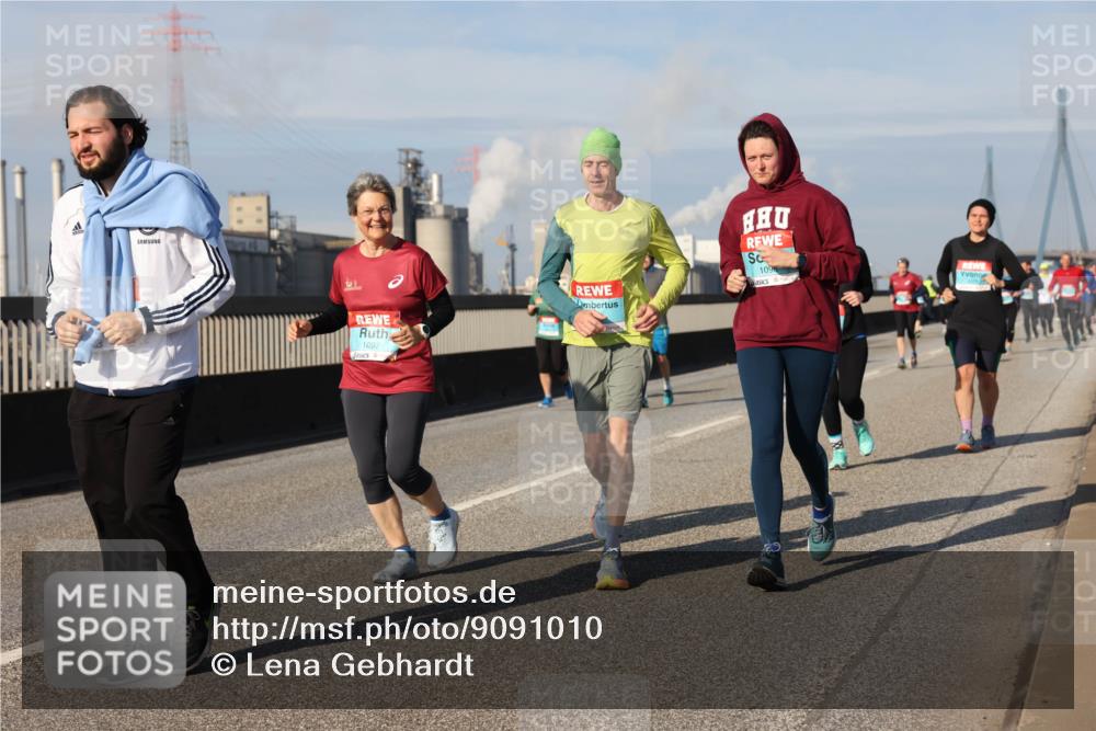 03.10.2025 - Köhlbrandbrückenlauf Lena Gebhardt http://msf.ph/oto/9091010 03.10.2025 10:07:49 Position 2 1097, 109 meine-sportfotos.de