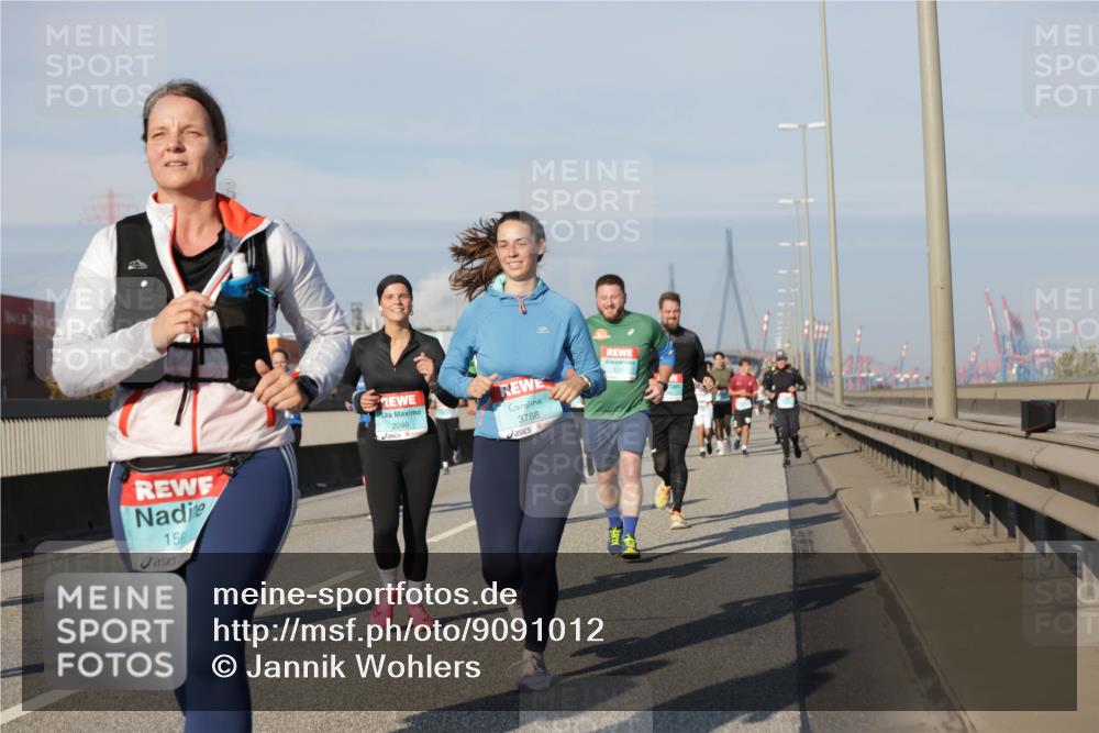 03.10.2025 - Köhlbrandbrückenlauf Jannik Wohlers http://msf.ph/oto/9091012 03.10.2025 09:59:15 Position 3 156, 2046, 3788, 1213 meine-sportfotos.de
