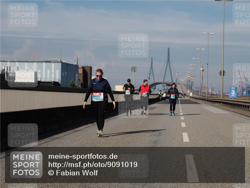 03.10.2025 - Köhlbrandbrückenlauf Fabian Wolf http://msf.ph/oto/9091019 03.10.2025 10:26:52 Position 3 3 meine-sportfotos.de