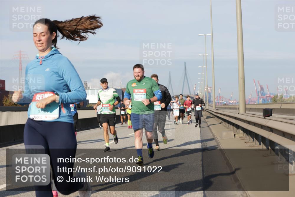 03.10.2025 - Köhlbrandbrückenlauf Jannik Wohlers http://msf.ph/oto/9091022 03.10.2025 09:59:16 Position 3 3788, 1213 meine-sportfotos.de