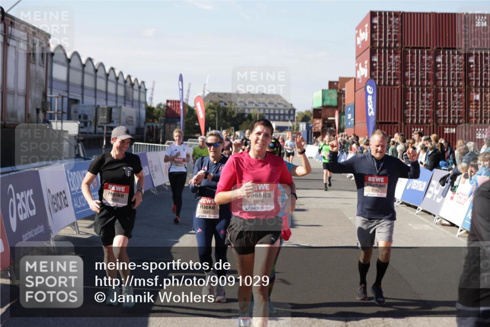 03.10.2025 - Köhlbrandbrückenlauf Jannik Wohlers http://msf.ph/oto/9091029 03.10.2025 13:19:43 Ziel 4981, 5047, 5148, 5647, 5648, 5650, 5838, 5931, 5975, 6382, 6383, 6509, 6600, 6660, 6730 meine-sportfotos.de