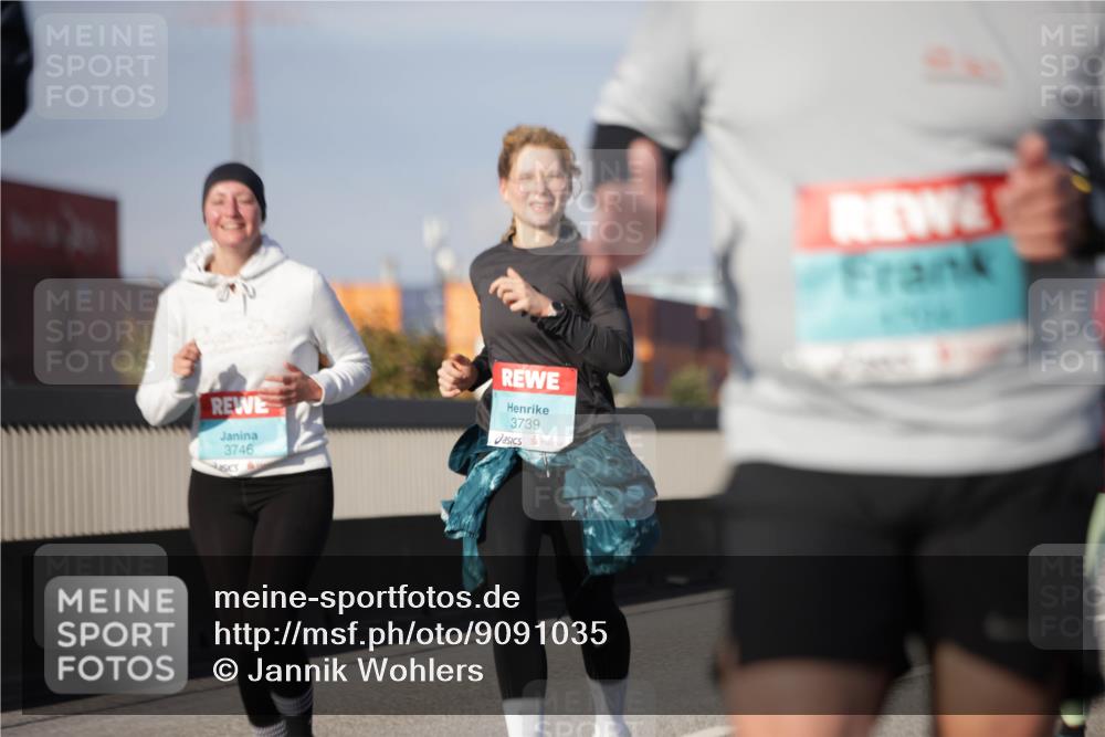03.10.2025 - Köhlbrandbrückenlauf Jannik Wohlers http://msf.ph/oto/9091035 03.10.2025 10:10:44 Position 3 3746, 3739 meine-sportfotos.de