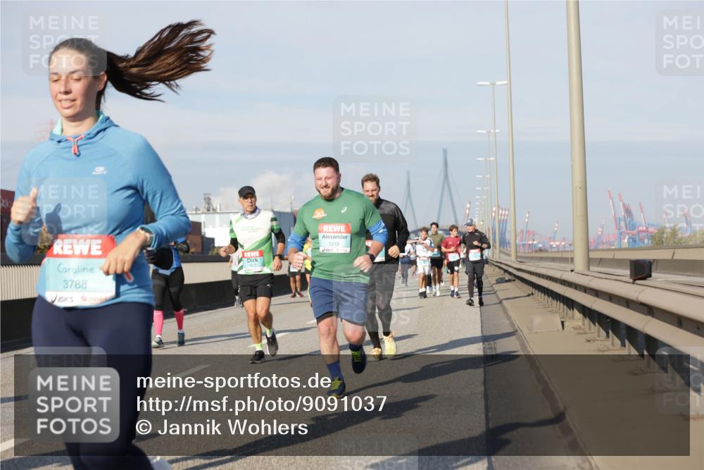 03.10.2025 - Köhlbrandbrückenlauf Jannik Wohlers http://msf.ph/oto/9091037 03.10.2025 09:59:16 Position 3 3788, 1813, 1213 meine-sportfotos.de