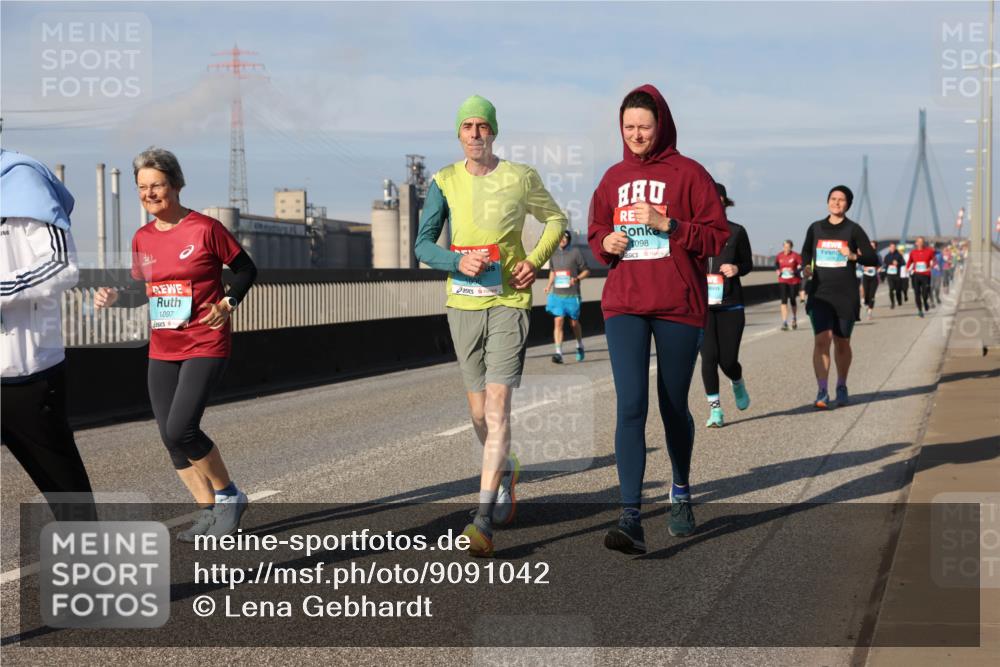 03.10.2025 - Köhlbrandbrückenlauf Lena Gebhardt http://msf.ph/oto/9091042 03.10.2025 10:07:49 Position 2 1097, 098 meine-sportfotos.de