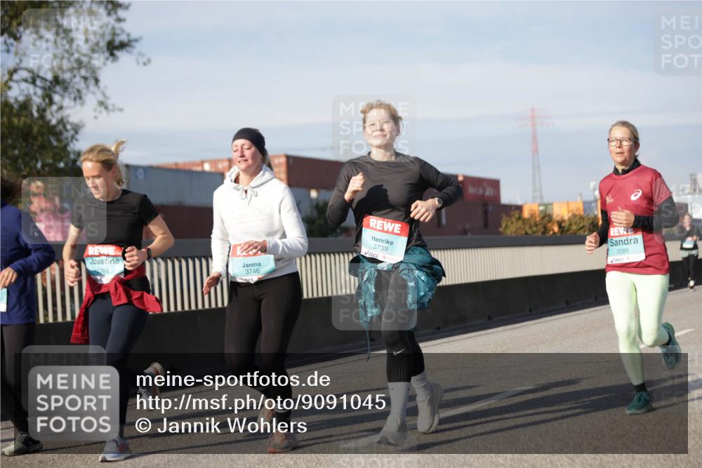 03.10.2025 - Köhlbrandbrückenlauf Jannik Wohlers http://msf.ph/oto/9091045 03.10.2025 10:10:46 Position 3 3746, 3739, 2086 meine-sportfotos.de