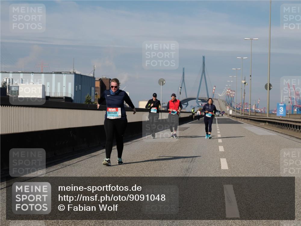 03.10.2025 - Köhlbrandbrückenlauf Fabian Wolf http://msf.ph/oto/9091048 03.10.2025 10:26:52 Position 3 2546, 3 meine-sportfotos.de