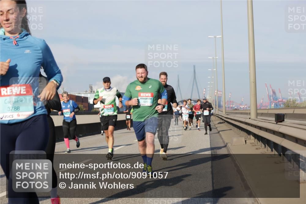 03.10.2025 - Köhlbrandbrückenlauf Jannik Wohlers http://msf.ph/oto/9091057 03.10.2025 09:59:17 Position 3 3788, 1213 meine-sportfotos.de