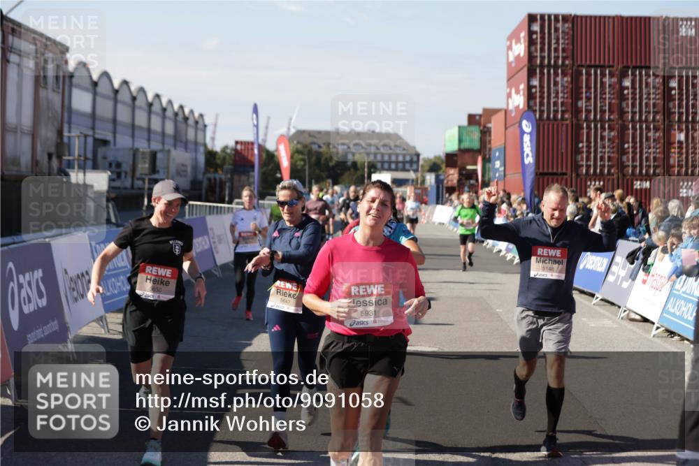 03.10.2025 - Köhlbrandbrückenlauf Jannik Wohlers http://msf.ph/oto/9091058 03.10.2025 13:19:43 Ziel 4981, 5047, 5148, 5647, 5648, 5650, 5838, 5931, 5975, 6382, 6383, 6509, 6600, 6660, 6730 meine-sportfotos.de