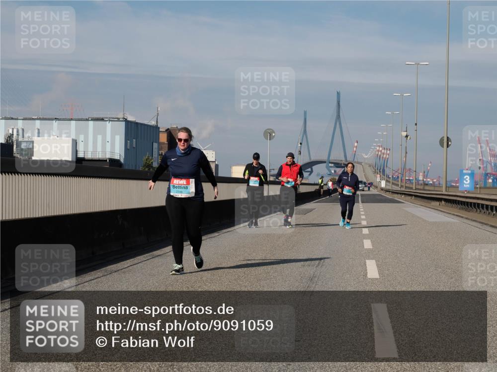 03.10.2025 - Köhlbrandbrückenlauf Fabian Wolf http://msf.ph/oto/9091059 03.10.2025 10:26:53 Position 3 2546, 3 meine-sportfotos.de