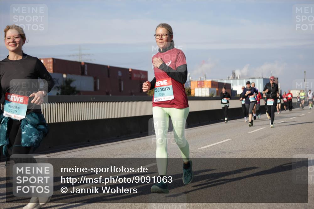 03.10.2025 - Köhlbrandbrückenlauf Jannik Wohlers http://msf.ph/oto/9091063 03.10.2025 10:10:47 Position 3 3739, 2086 meine-sportfotos.de