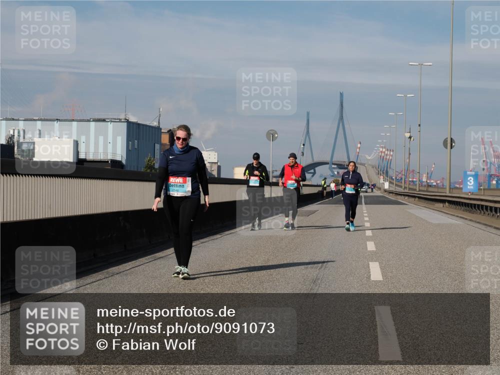03.10.2025 - Köhlbrandbrückenlauf Fabian Wolf http://msf.ph/oto/9091073 03.10.2025 10:26:53 Position 3 2546, 3 meine-sportfotos.de