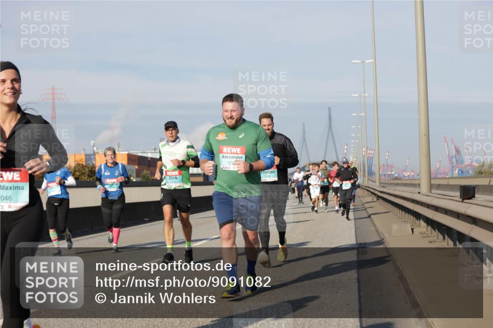 03.10.2025 - Köhlbrandbrückenlauf Jannik Wohlers http://msf.ph/oto/9091082 03.10.2025 09:59:17 Position 3 046, 121, 3144 meine-sportfotos.de