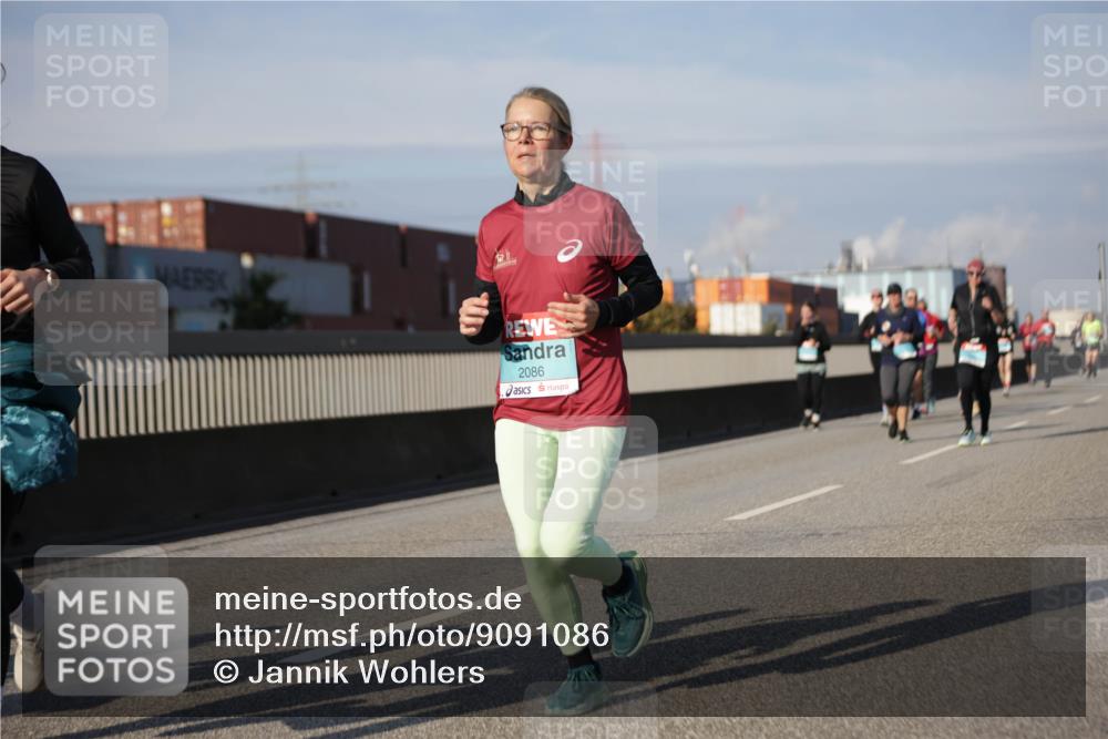 03.10.2025 - Köhlbrandbrückenlauf Jannik Wohlers http://msf.ph/oto/9091086 03.10.2025 10:10:47 Position 3 2086 meine-sportfotos.de