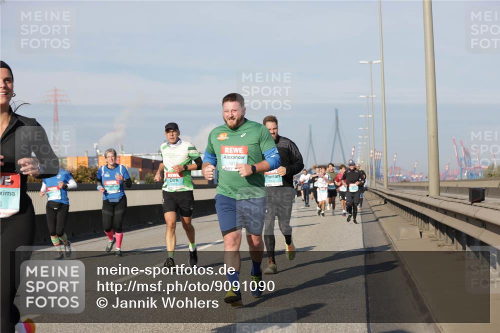 03.10.2025 - Köhlbrandbrückenlauf Jannik Wohlers http://msf.ph/oto/9091090 03.10.2025 09:59:17 Position 3 1213, 3144 meine-sportfotos.de