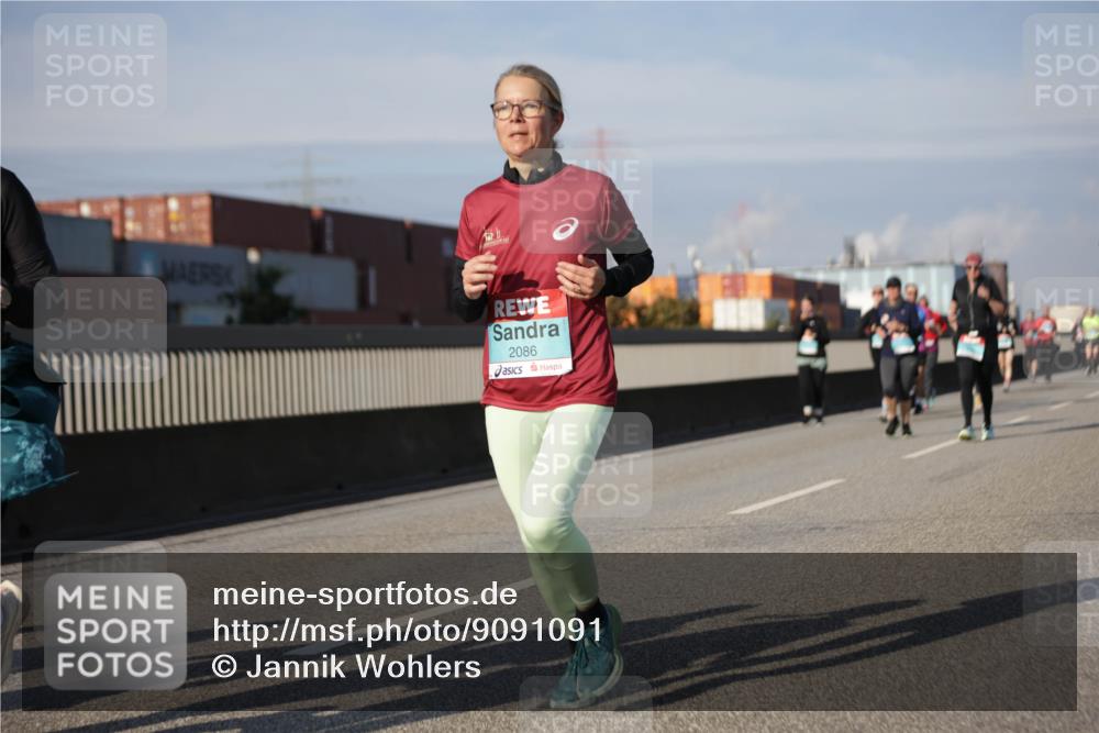 03.10.2025 - Köhlbrandbrückenlauf Jannik Wohlers http://msf.ph/oto/9091091 03.10.2025 10:10:47 Position 3 2086 meine-sportfotos.de