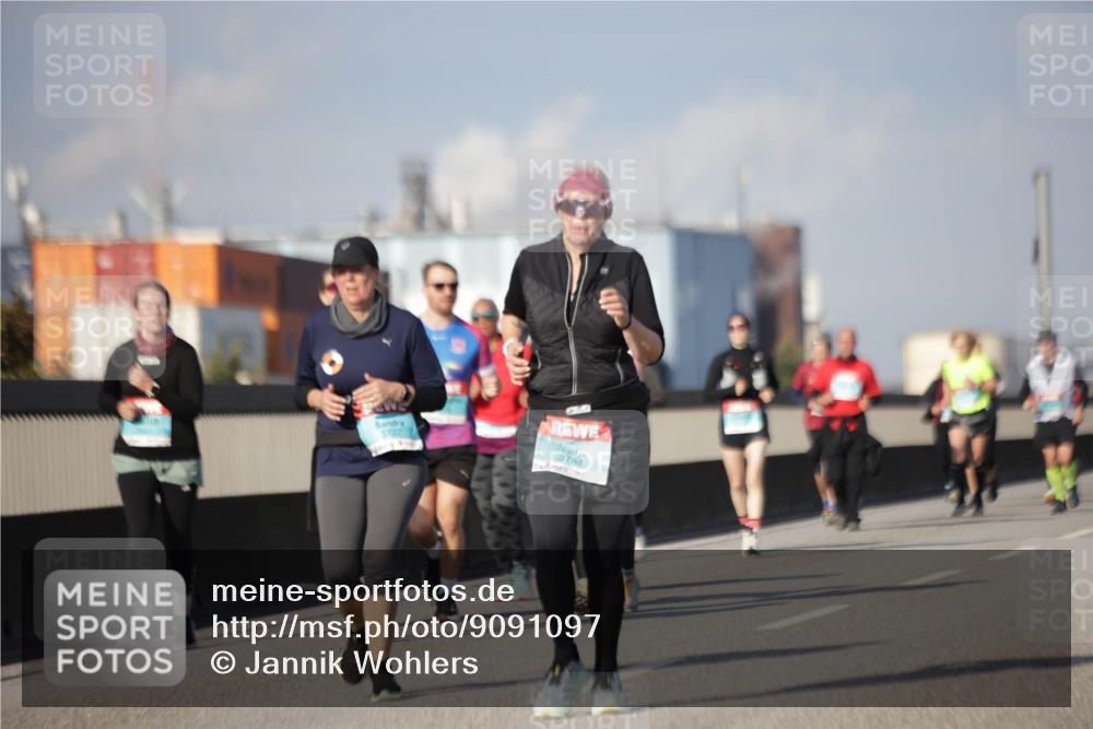 03.10.2025 - Köhlbrandbrückenlauf Jannik Wohlers http://msf.ph/oto/9091097 03.10.2025 10:10:48 Position 3 3737, 3784 meine-sportfotos.de