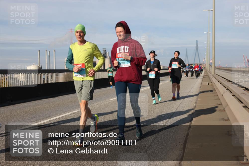 03.10.2025 - Köhlbrandbrückenlauf Lena Gebhardt http://msf.ph/oto/9091101 03.10.2025 10:07:50 Position 2 1098 meine-sportfotos.de