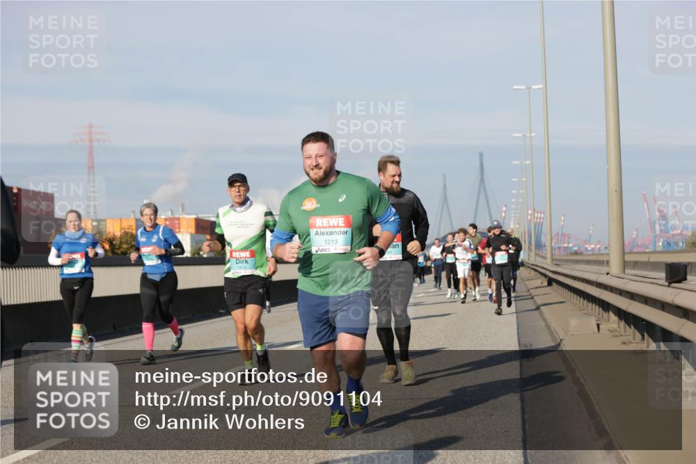 03.10.2025 - Köhlbrandbrückenlauf Jannik Wohlers http://msf.ph/oto/9091104 03.10.2025 09:59:17 Position 3 1813, 1213 meine-sportfotos.de