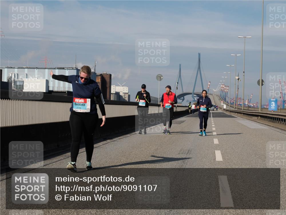 03.10.2025 - Köhlbrandbrückenlauf Fabian Wolf http://msf.ph/oto/9091107 03.10.2025 10:26:54 Position 3 2546, 3 meine-sportfotos.de