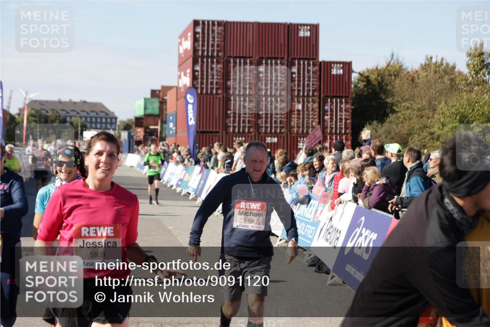 03.10.2025 - Köhlbrandbrückenlauf Jannik Wohlers http://msf.ph/oto/9091120 03.10.2025 13:19:44 Ziel 4376, 4539, 4981, 5047, 5059, 5148, 5647, 5648, 5650, 5704, 5838, 5931, 5975, 6382, 6383, 6509, 6600, 6660, 6730 meine-sportfotos.de