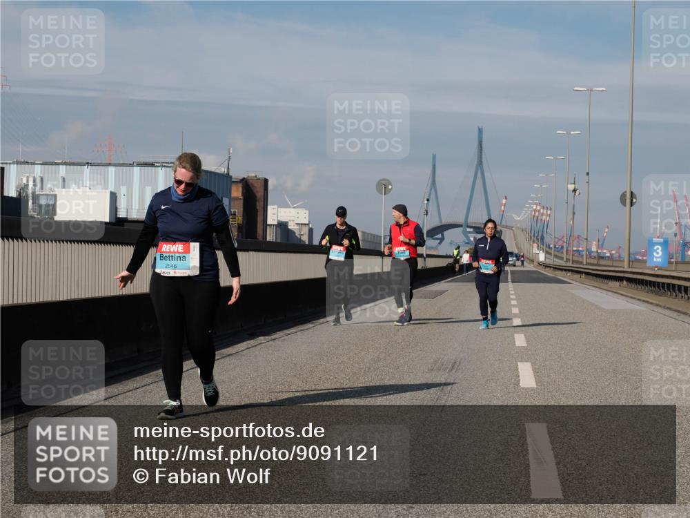 03.10.2025 - Köhlbrandbrückenlauf Fabian Wolf http://msf.ph/oto/9091121 03.10.2025 10:26:54 Position 3 2546, 3 meine-sportfotos.de