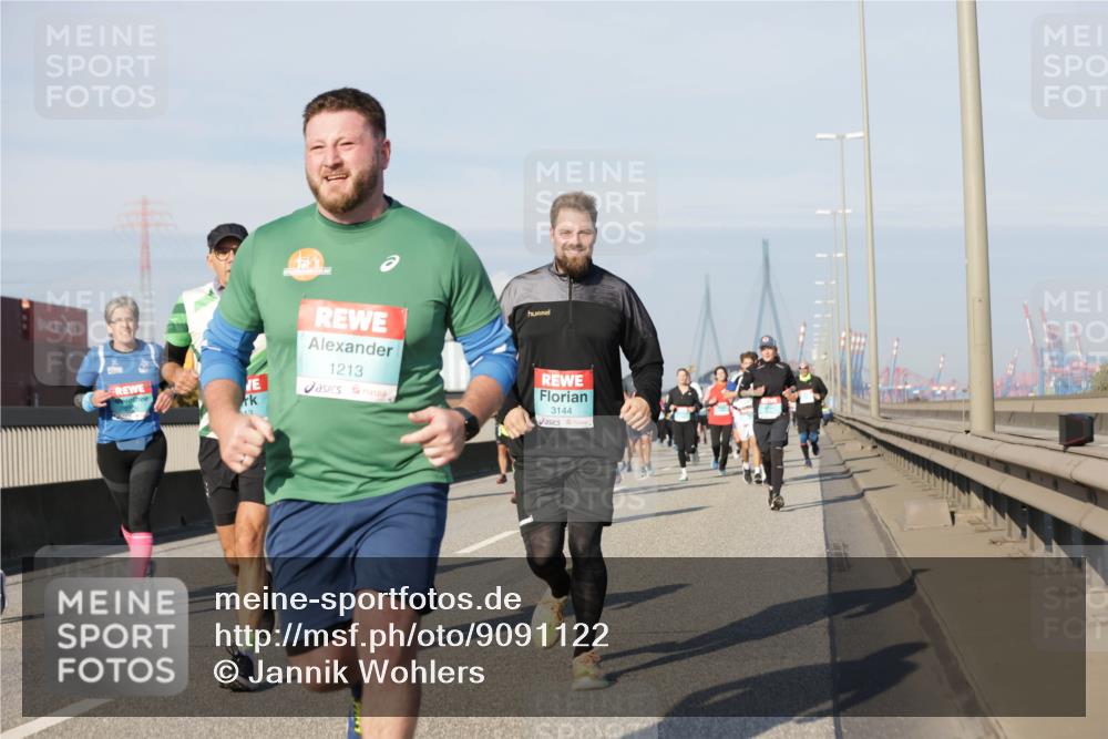 03.10.2025 - Köhlbrandbrückenlauf Jannik Wohlers http://msf.ph/oto/9091122 03.10.2025 09:59:18 Position 3 13, 1213, 3144 meine-sportfotos.de