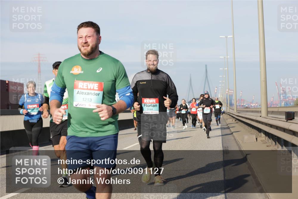 03.10.2025 - Köhlbrandbrückenlauf Jannik Wohlers http://msf.ph/oto/9091127 03.10.2025 09:59:18 Position 3 1213, 3144 meine-sportfotos.de