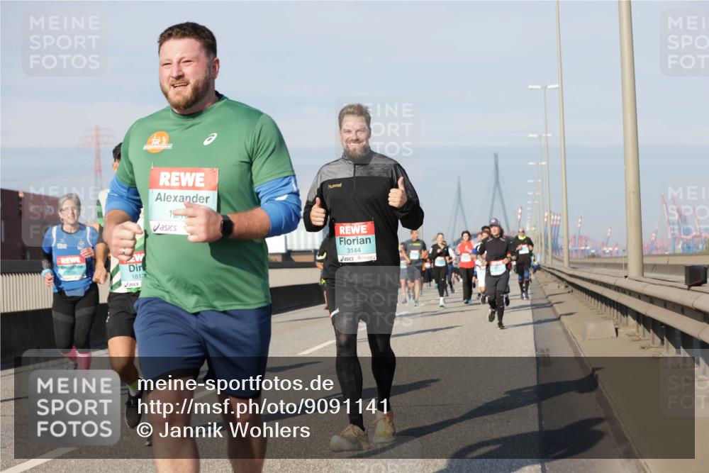 03.10.2025 - Köhlbrandbrückenlauf Jannik Wohlers http://msf.ph/oto/9091141 03.10.2025 09:59:18 Position 3 1813, 3144 meine-sportfotos.de