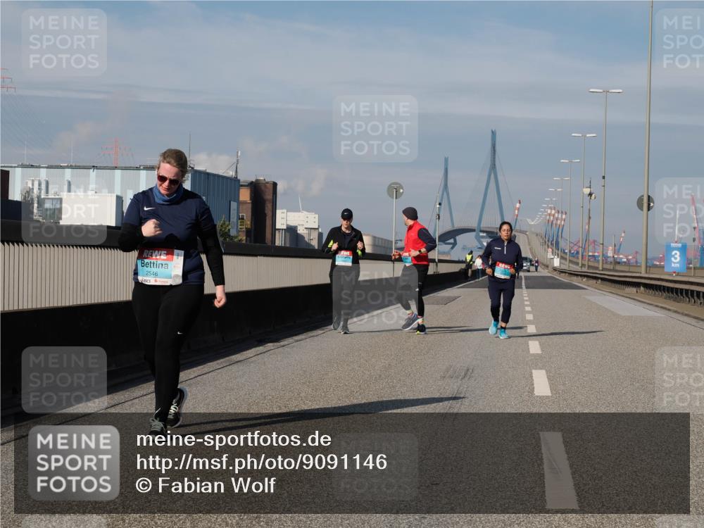 03.10.2025 - Köhlbrandbrückenlauf Fabian Wolf http://msf.ph/oto/9091146 03.10.2025 10:26:55 Position 3 2546, 3 meine-sportfotos.de