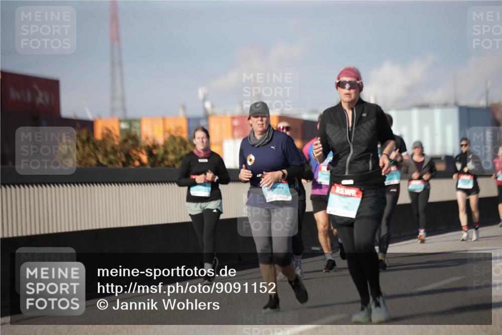 03.10.2025 - Köhlbrandbrückenlauf Jannik Wohlers http://msf.ph/oto/9091152 03.10.2025 10:10:49 Position 3 3737, 784 meine-sportfotos.de