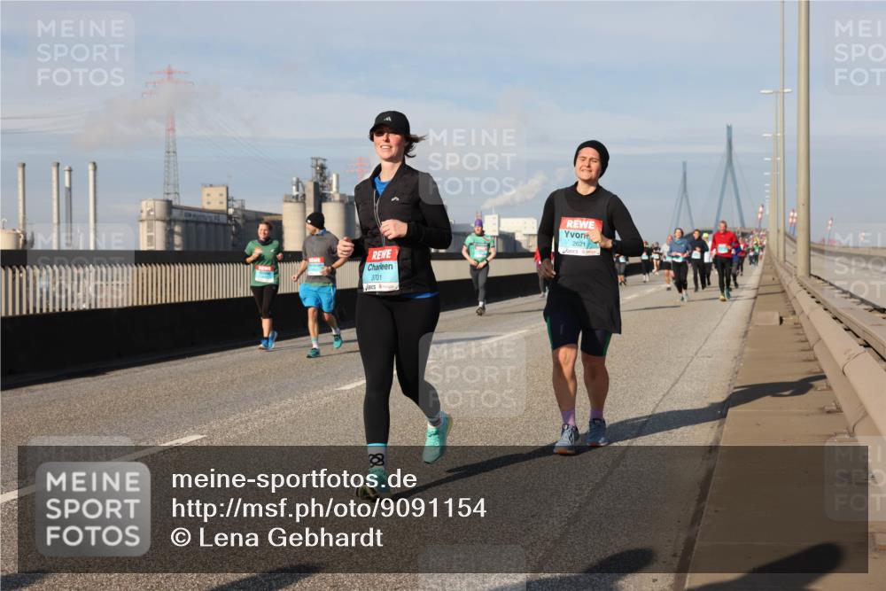 03.10.2025 - Köhlbrandbrückenlauf Lena Gebhardt http://msf.ph/oto/9091154 03.10.2025 10:07:51 Position 2 3701, 2621 meine-sportfotos.de