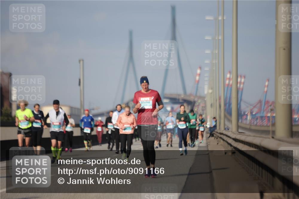 03.10.2025 - Köhlbrandbrückenlauf Jannik Wohlers http://msf.ph/oto/9091166 03.10.2025 10:10:52 Position 3  meine-sportfotos.de