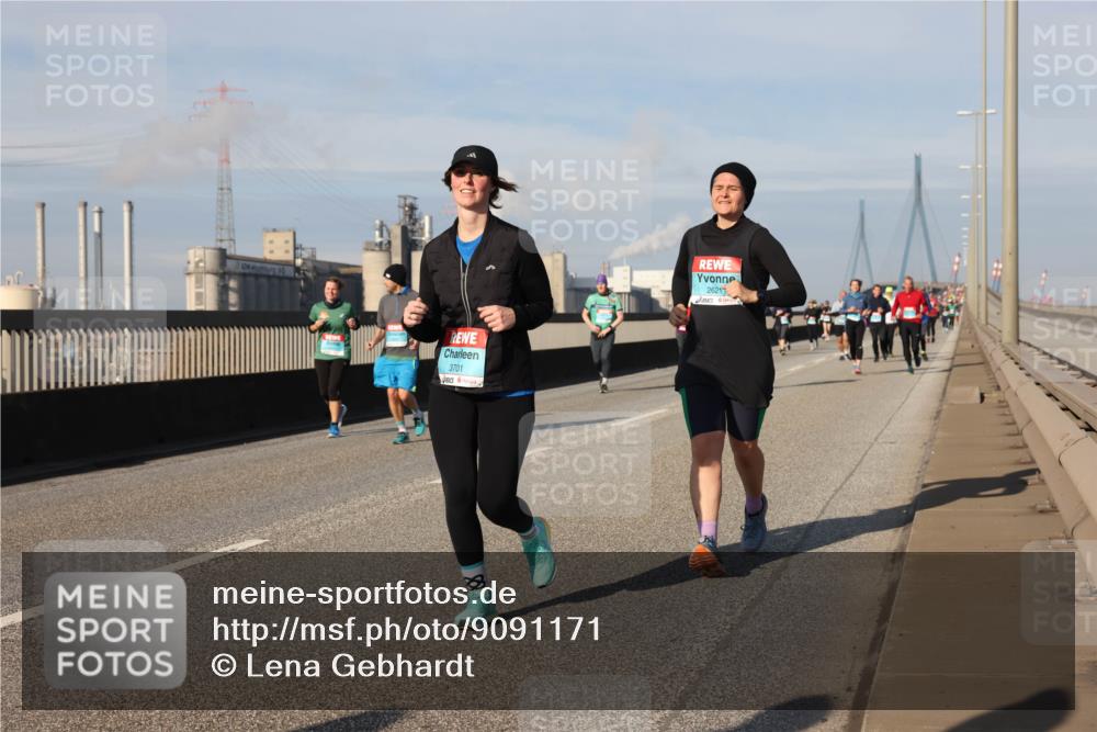 03.10.2025 - Köhlbrandbrückenlauf Lena Gebhardt http://msf.ph/oto/9091171 03.10.2025 10:07:51 Position 2 3701, 2621 meine-sportfotos.de