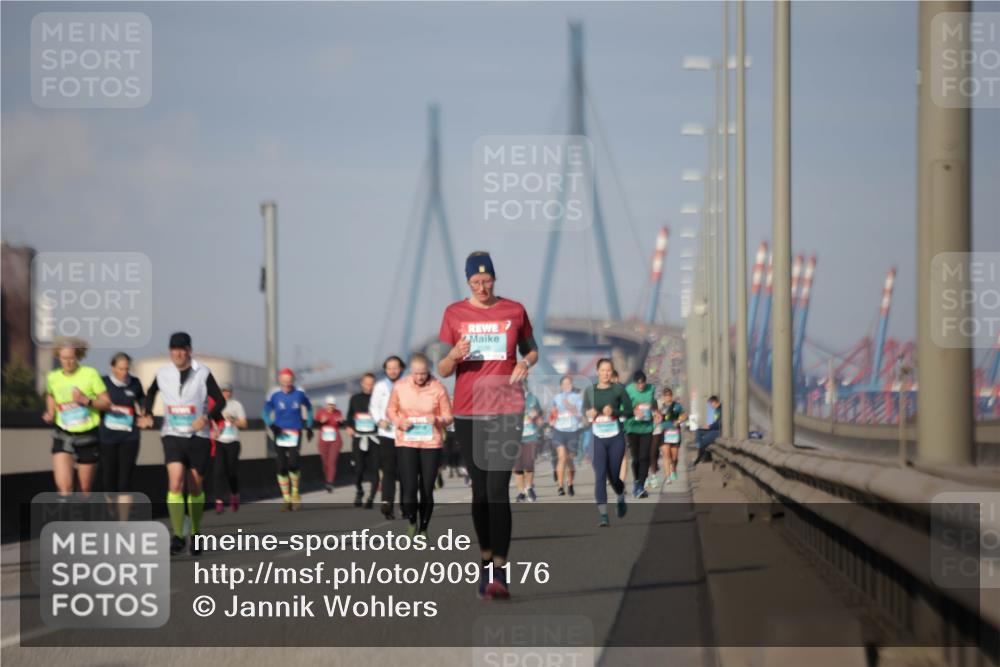 03.10.2025 - Köhlbrandbrückenlauf Jannik Wohlers http://msf.ph/oto/9091176 03.10.2025 10:10:52 Position 3  meine-sportfotos.de